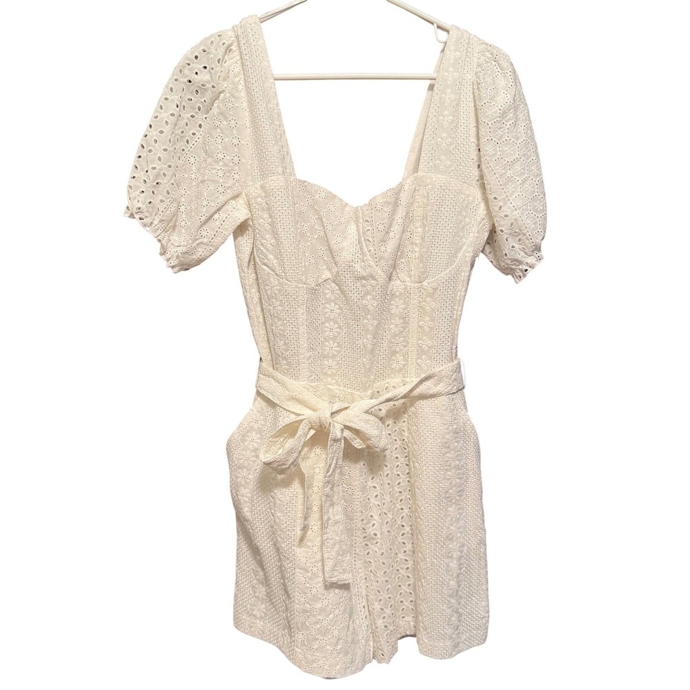 BLANKNYC White Eyelet Lace Romper Short Puff Sleeve Tie Waist Pockets Size Large